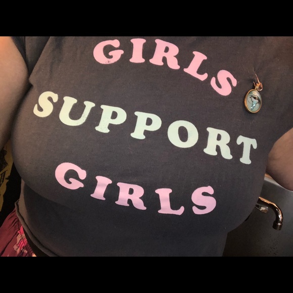 Posher, Maggie Liz! - Picture 3 of 8